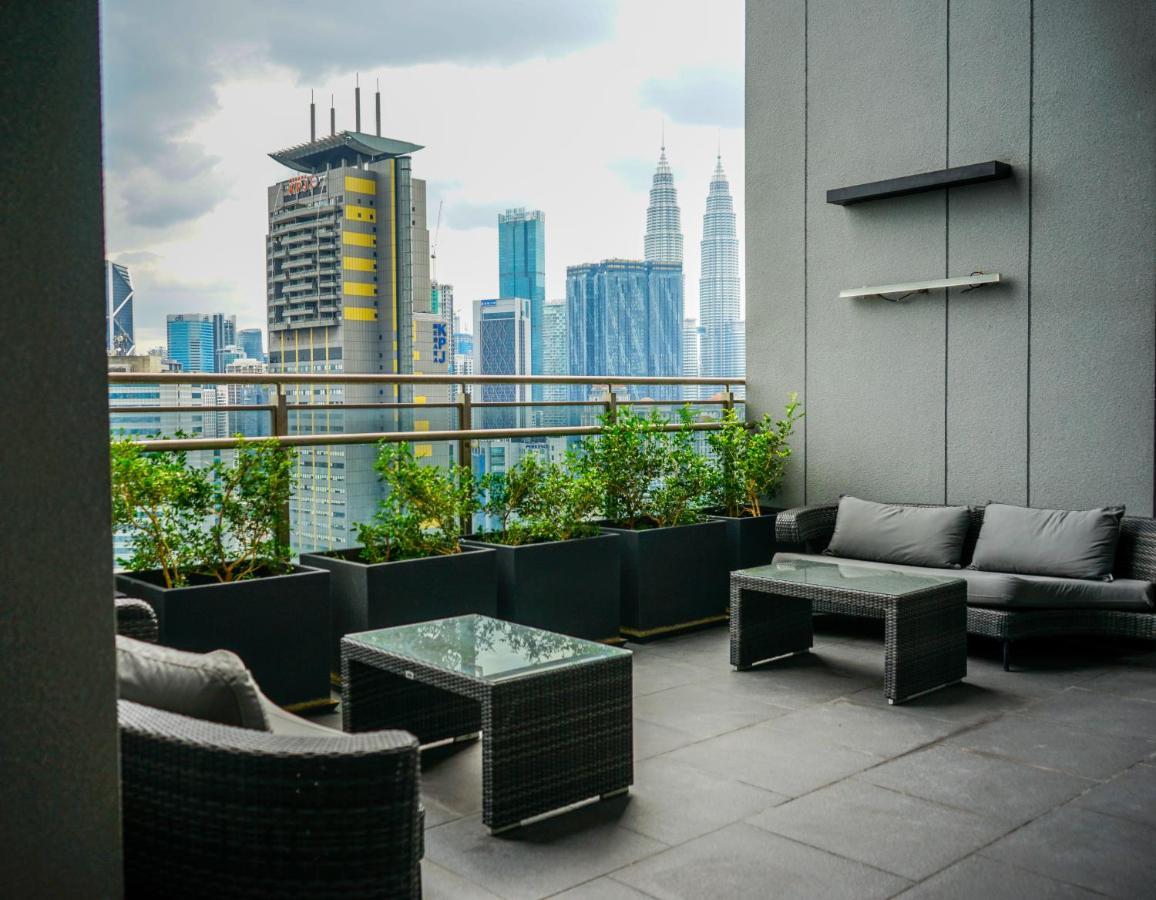 Expressionz Kl By Perfect Host 3*
